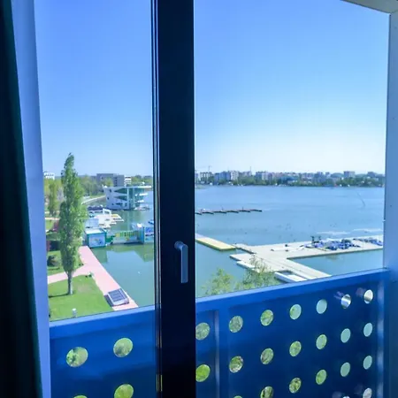 Luxury Lake On 1 *
